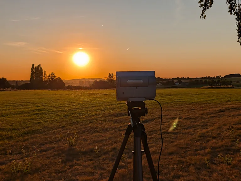 Teleskop vor Sonne